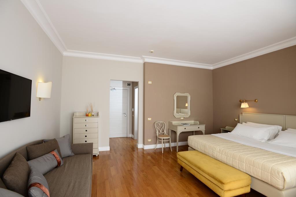 Large Superior Double Room Spa Access