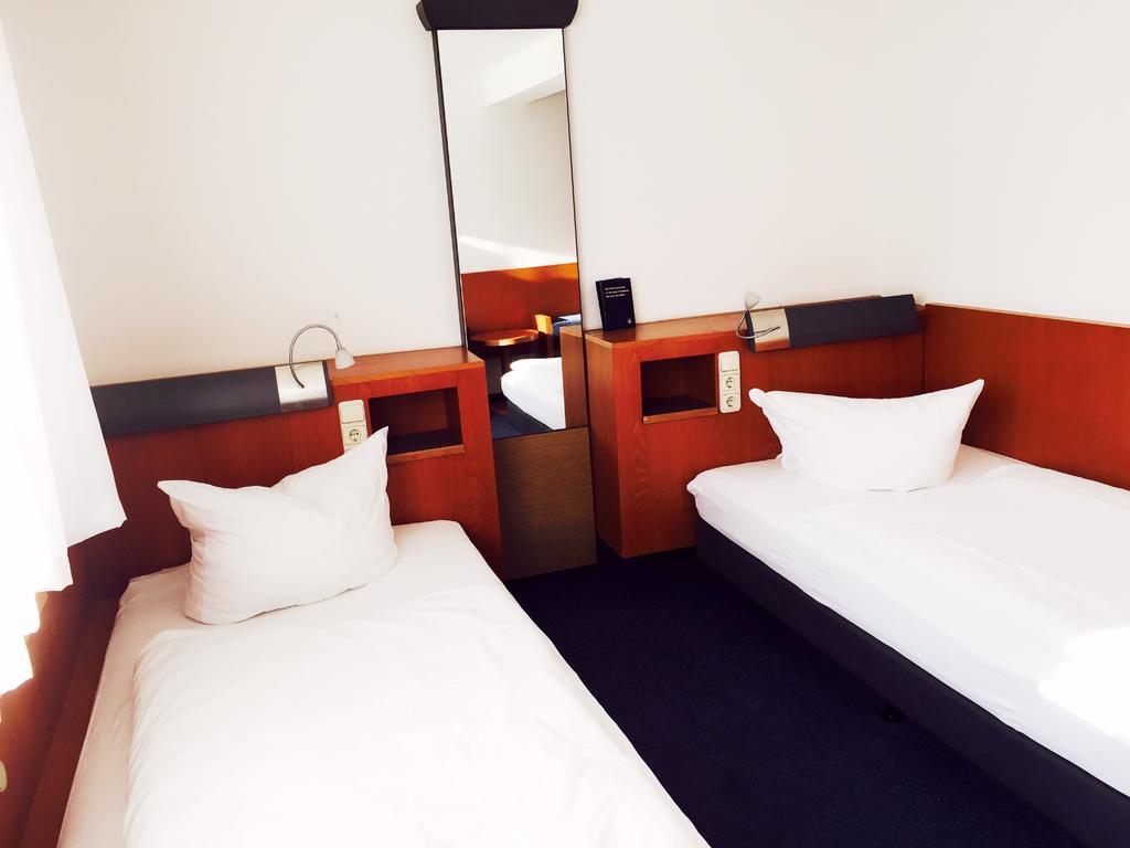 Double or Twin Room,342762559:JPEG