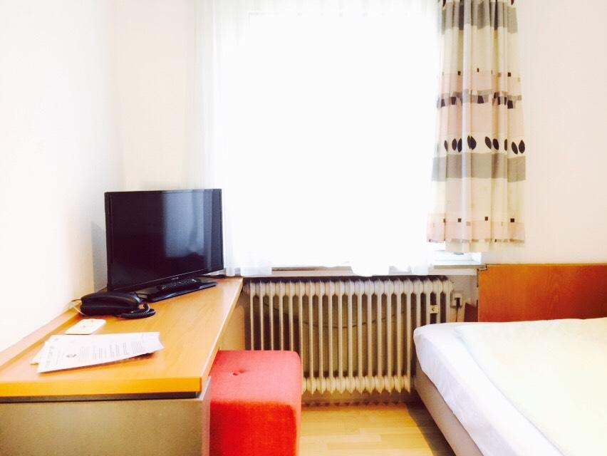 Small Single Room,549282804:JPEG
