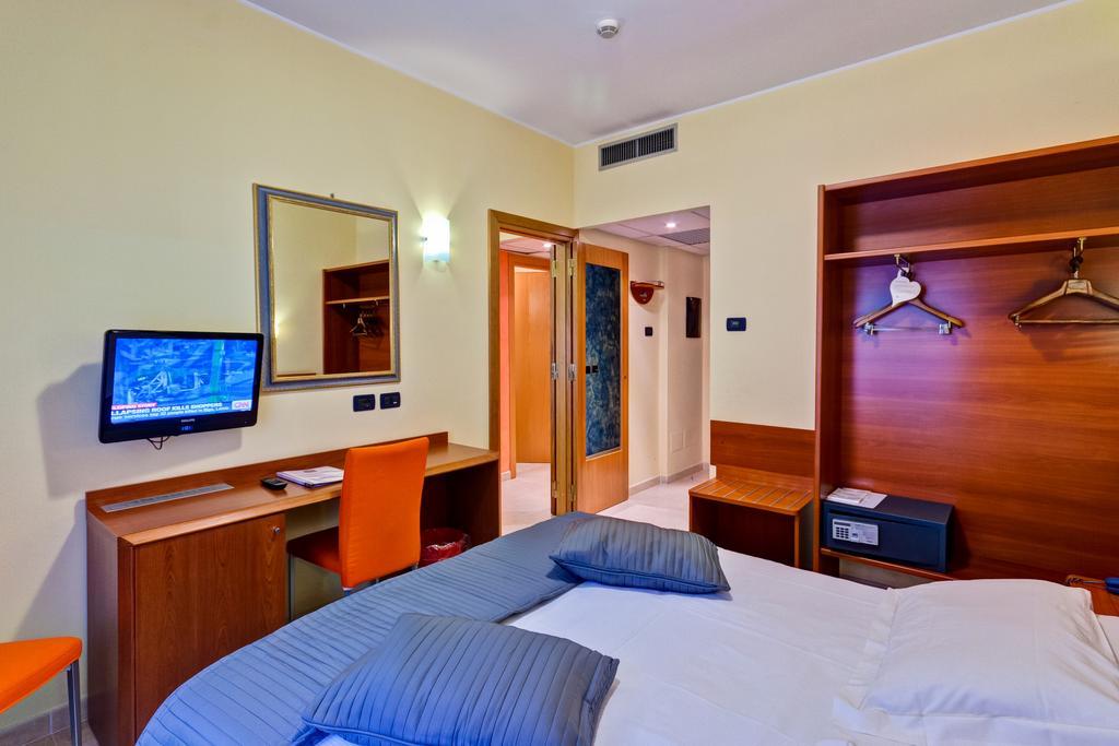 Two Connecting Double Rooms
