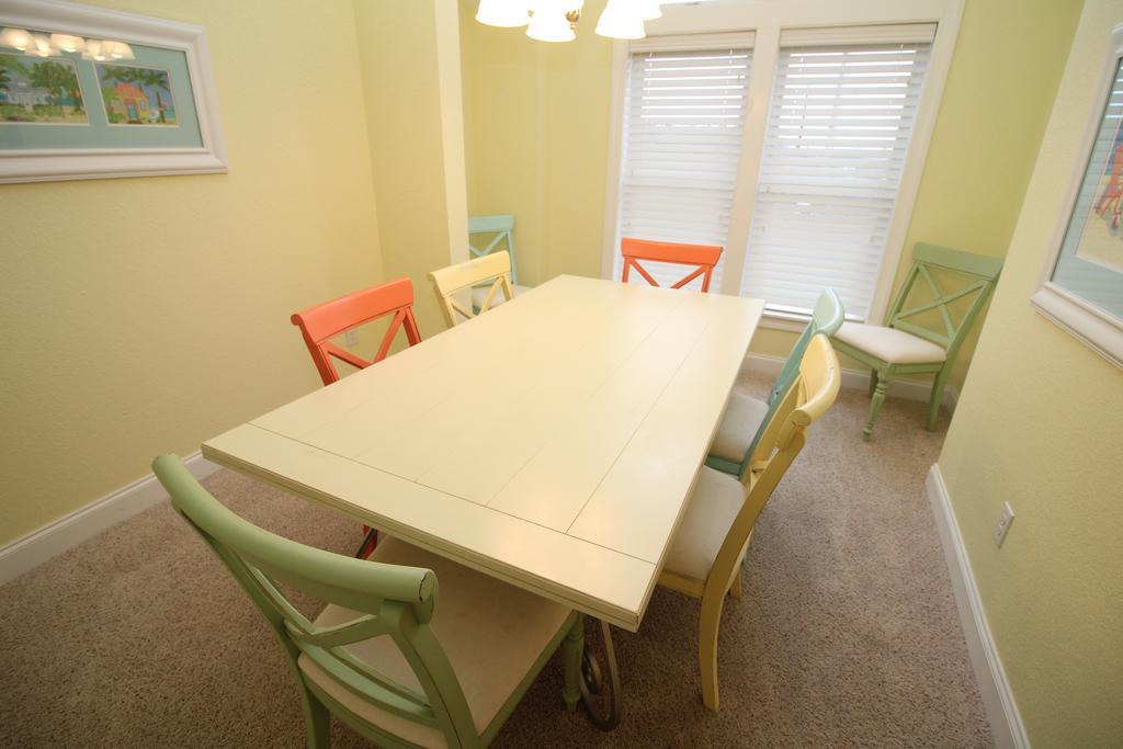 Premier Two-Bedroom Apartment Bonus Room