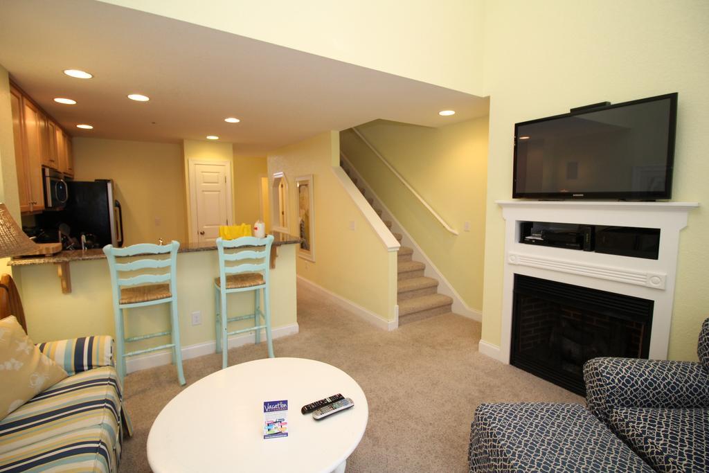Premier Two-Bedroom Apartment Bonus Room