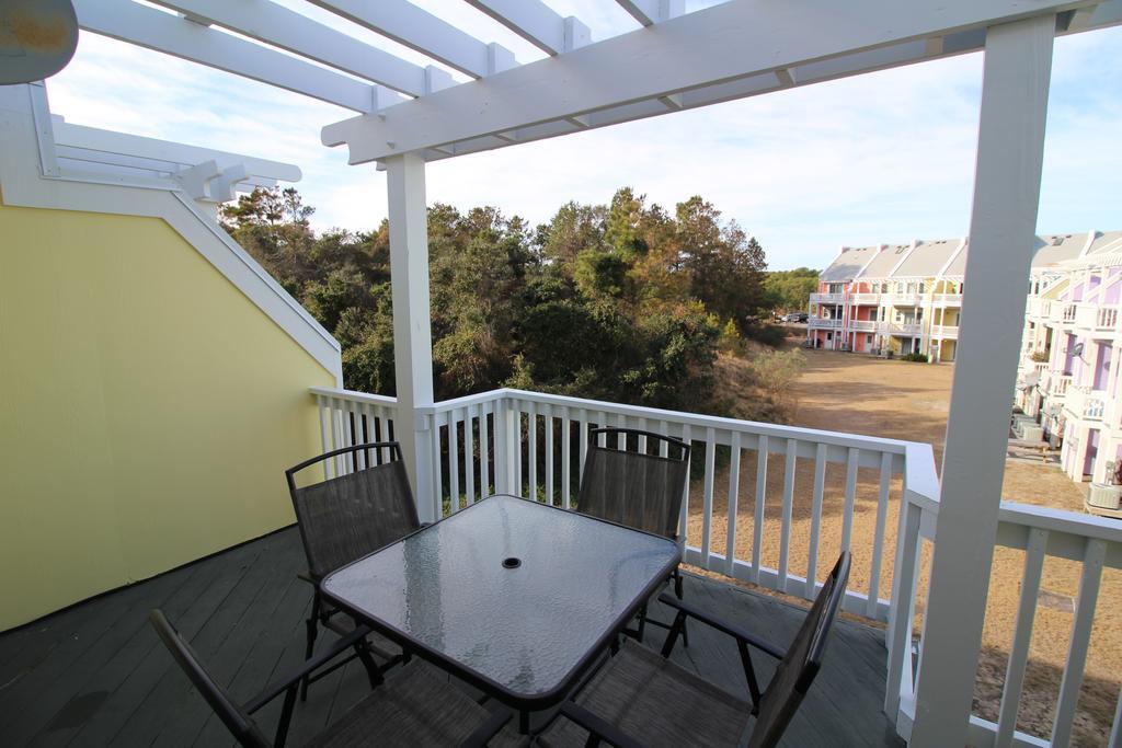Deluxe Three-Bedroom Apartment