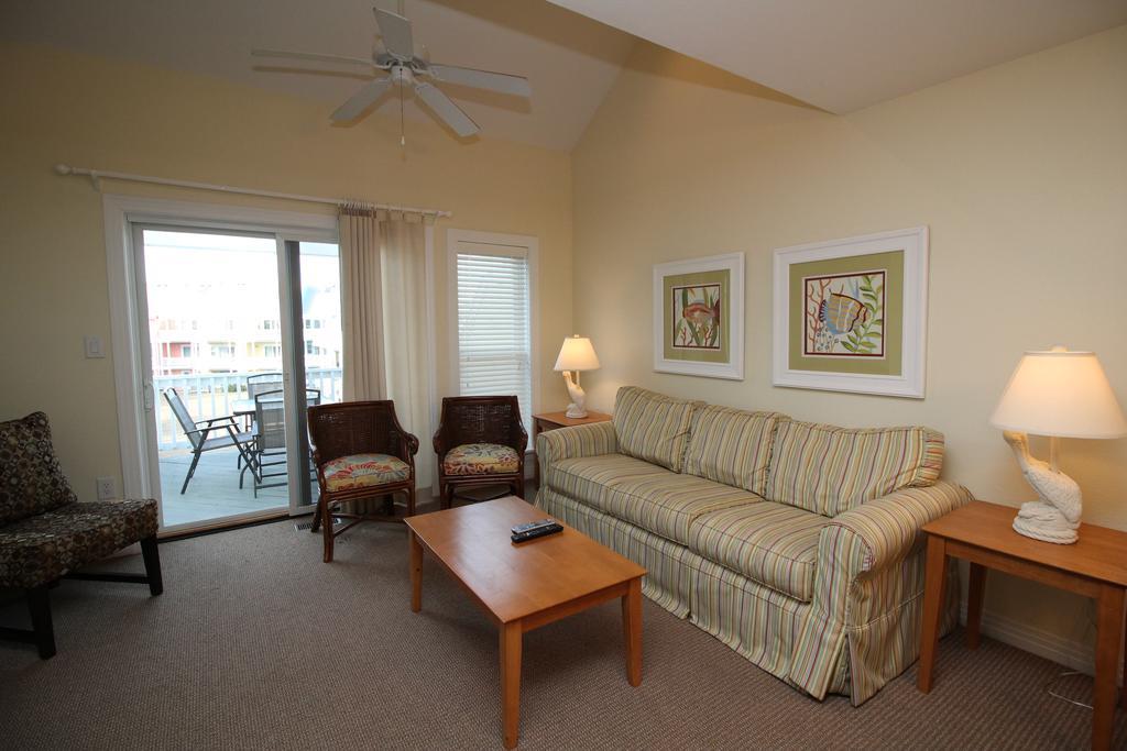 Deluxe Three-Bedroom Apartment