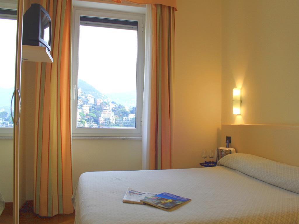Economy Double or Twin Room Sea View
