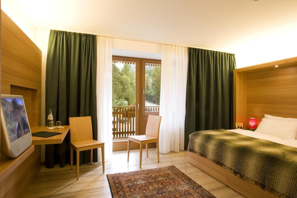 Suite with Mountain View and Balcony,545335698:JPEG