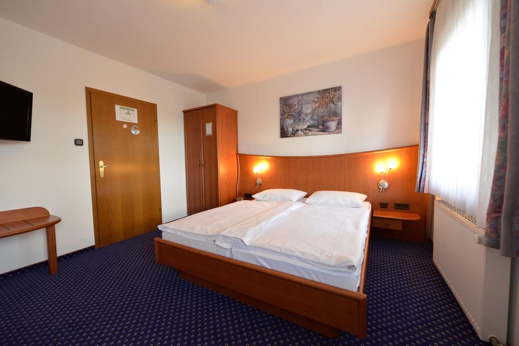 Double Room,362532385:JPEG
