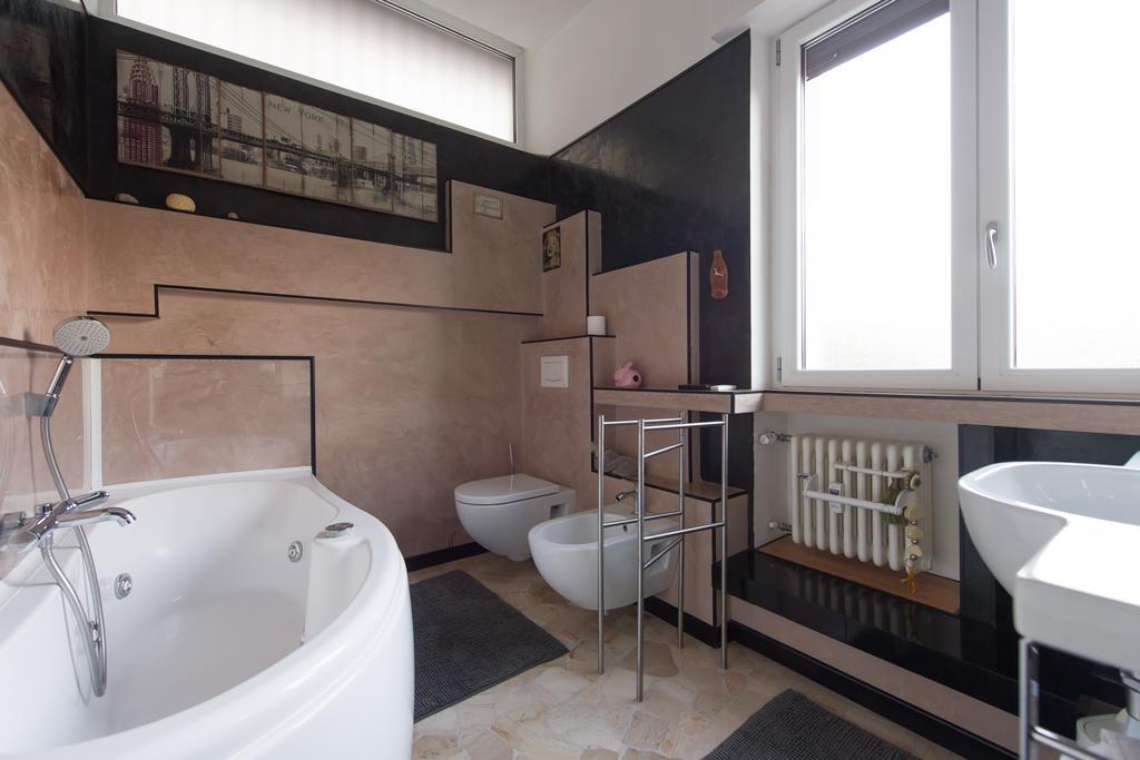Deluxe Double Room Private External Bathroom