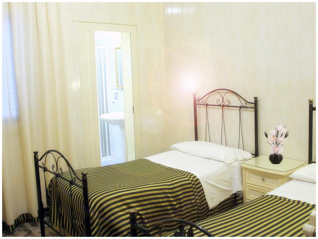 Double or Twin Room Bathroom