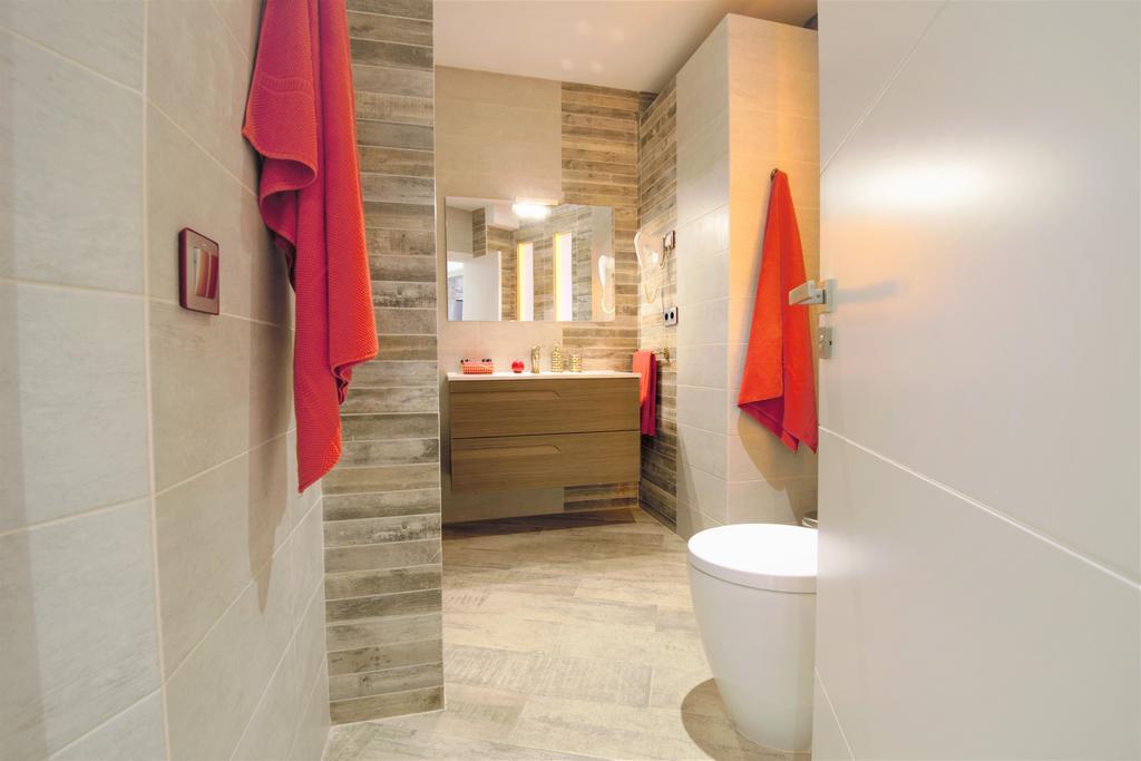 Superior One-Bedroom Apartment Terrace