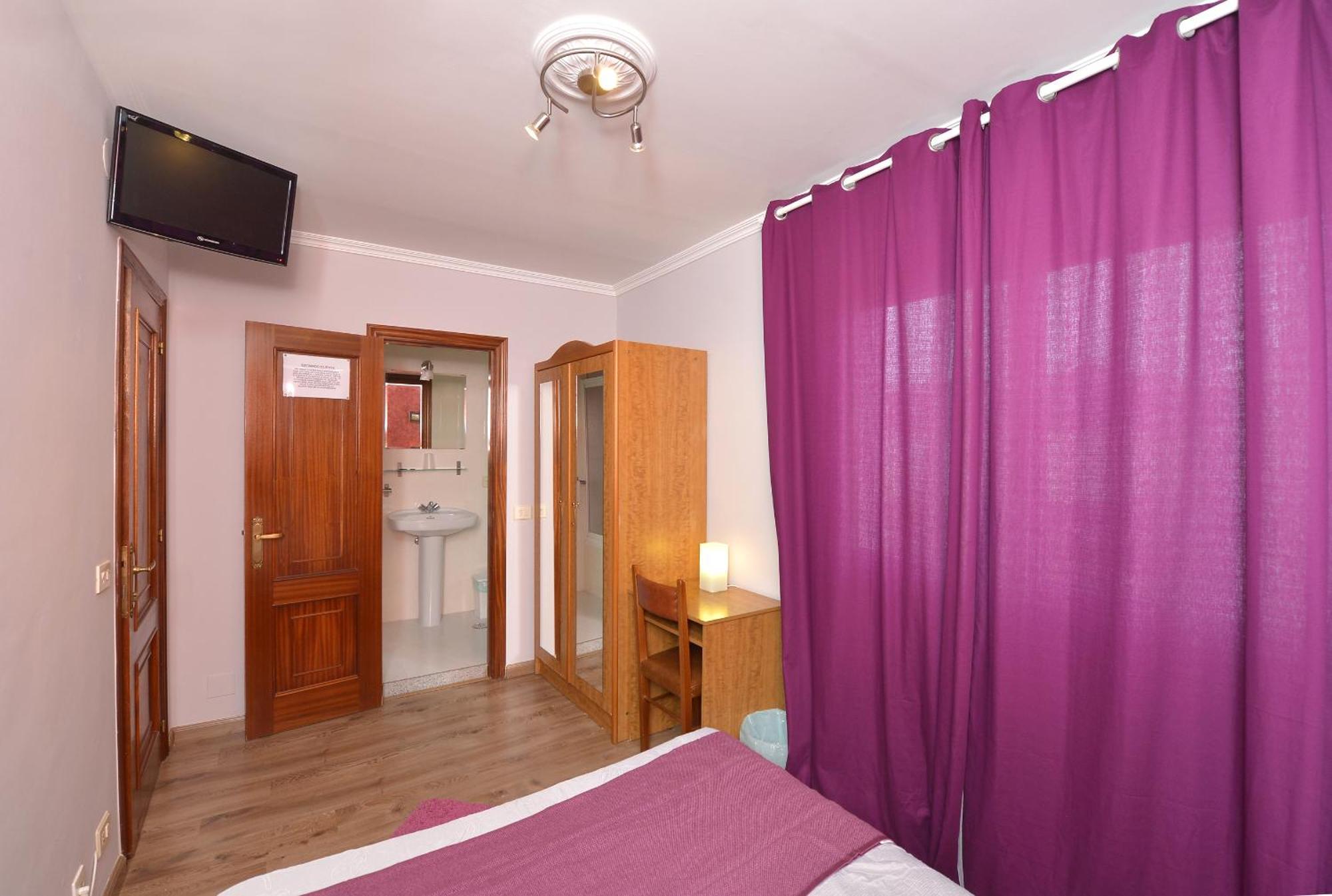 Single Room,122407954:JPEG
