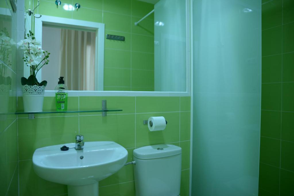 Triple Room Private Bathroom