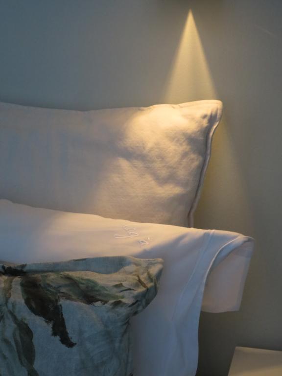 Small Double Room with Bath Tub,698884788:JPEG