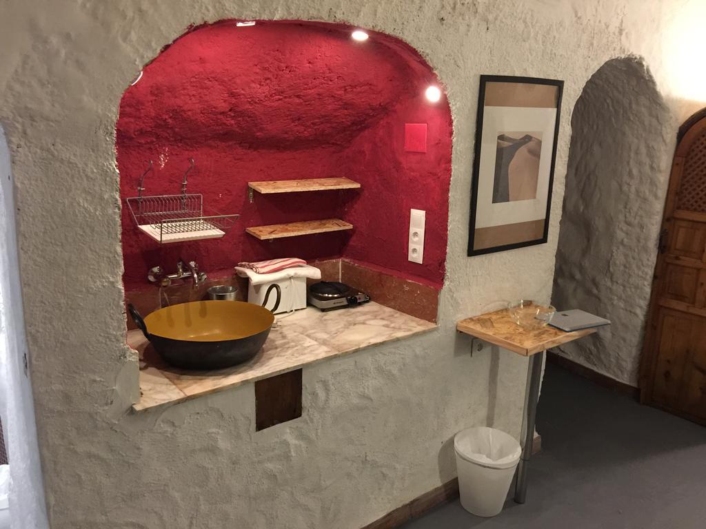 Cave hot tub two bedrooms