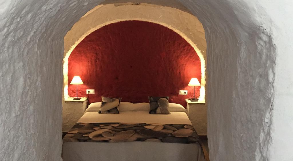 Cave hot tub two bedrooms