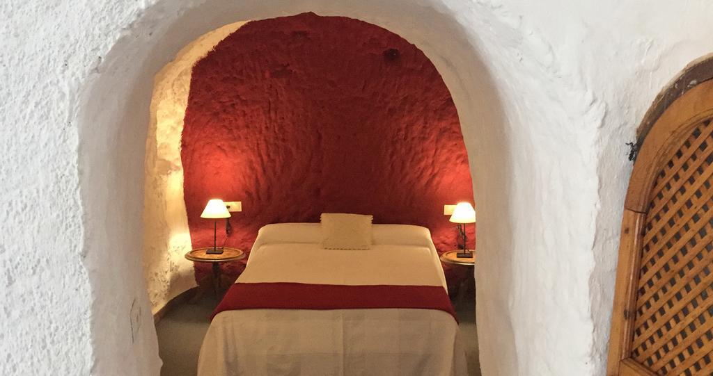 Cave hot tub two bedrooms