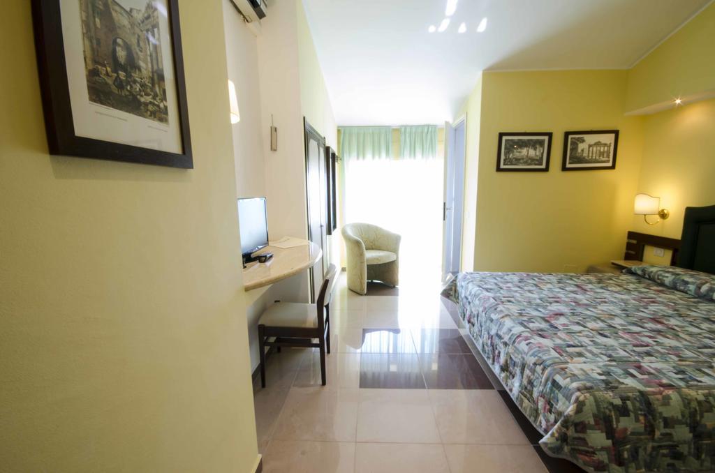 Triple Room Sea View