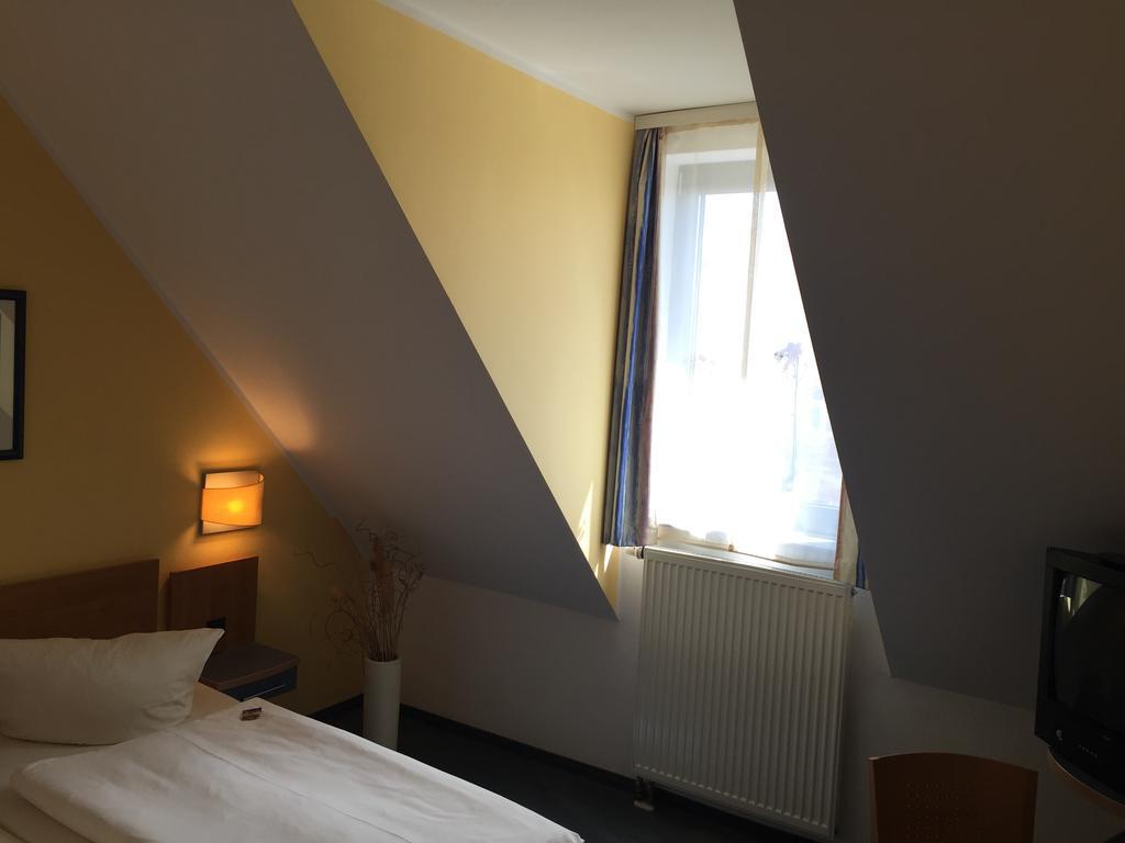 Economy Single Room