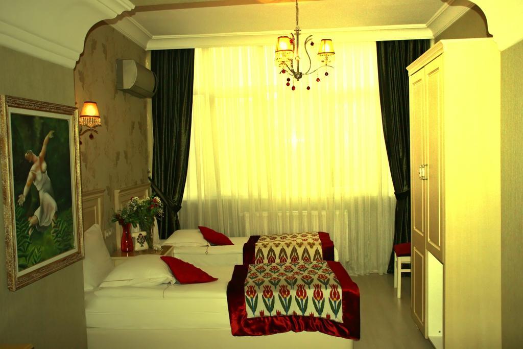 Quadruple Room with Bathroom