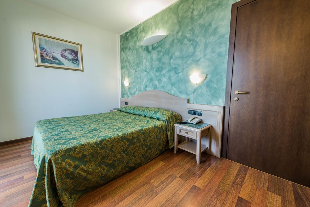 Elegance Double Room