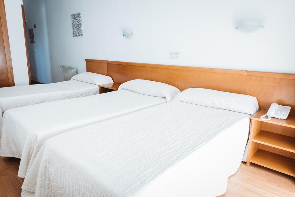 Economy Triple Room