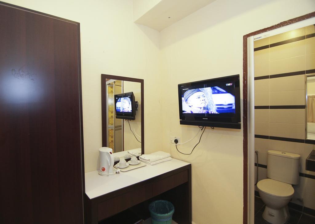 Bunga Raya Standard Double Room