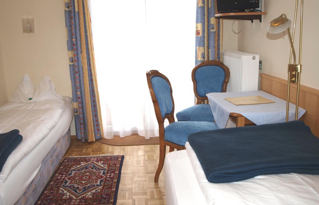 Budget Tweepersoonskamer met 2 Aparte Bedden