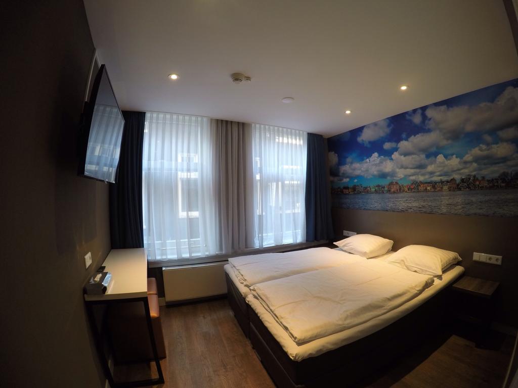 Double Room Private Bathroom
