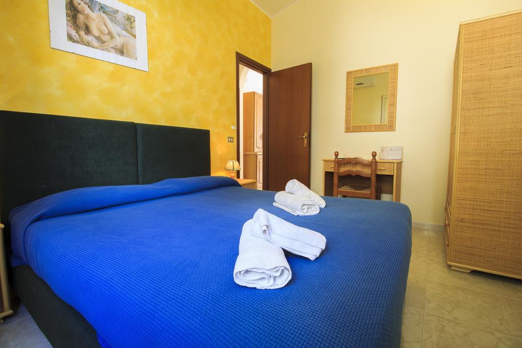 Two-Bedroom Apartment (6 Adults),379932448:JPEG