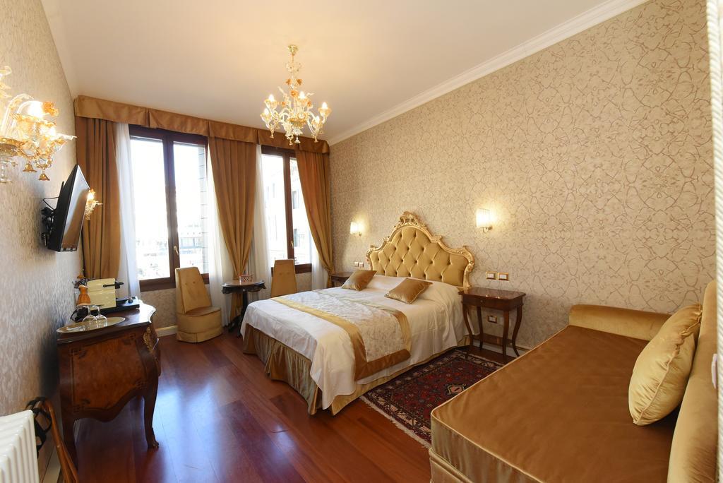 Junior Suite Canal View