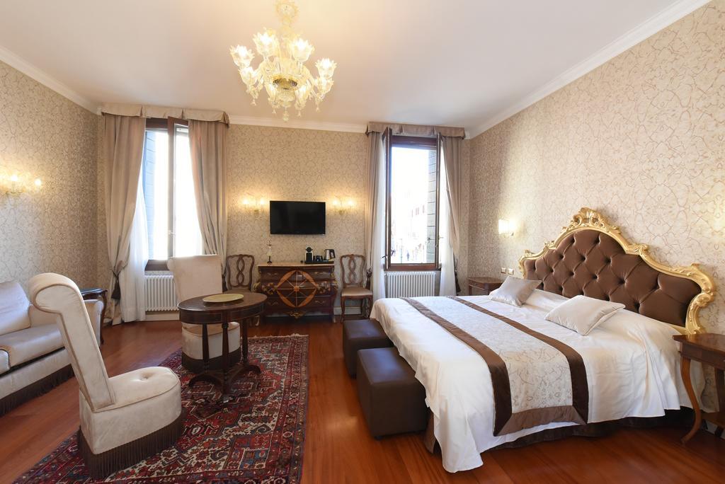 Junior Suite Canal View