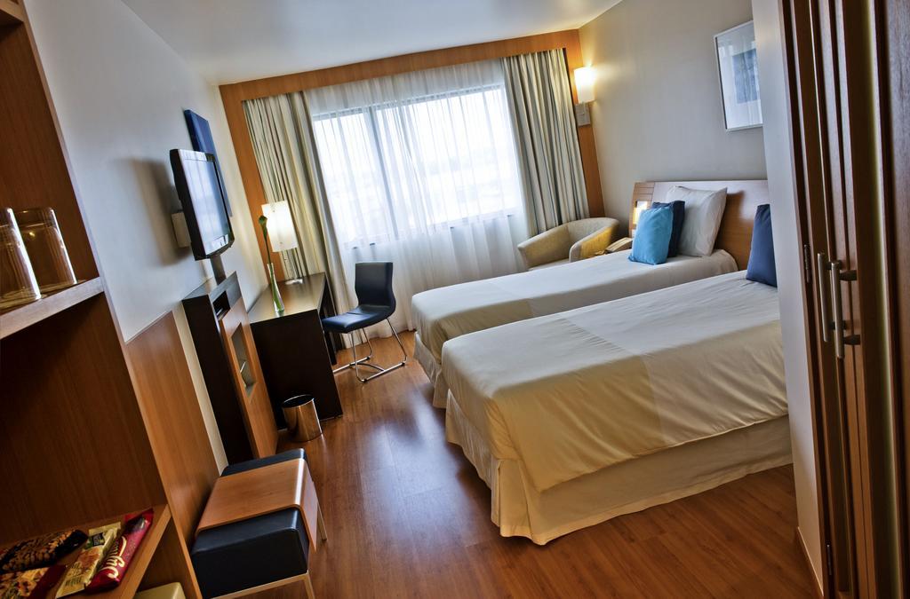 Superior Apartment Two Single Beds Side Sea View