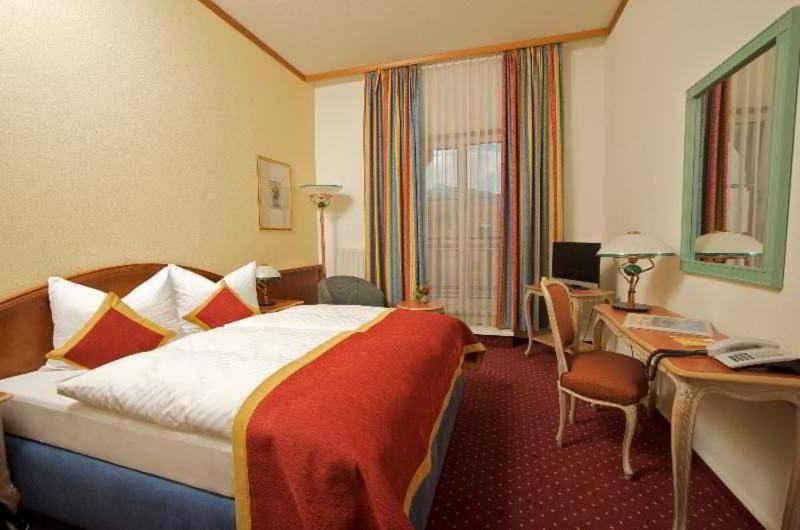 Standard Double Room,702594277:JPEG