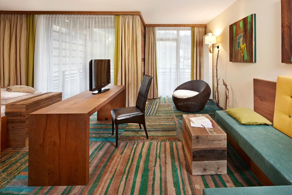 Deluxe Double Room with Balcony,1557269713:JPEG