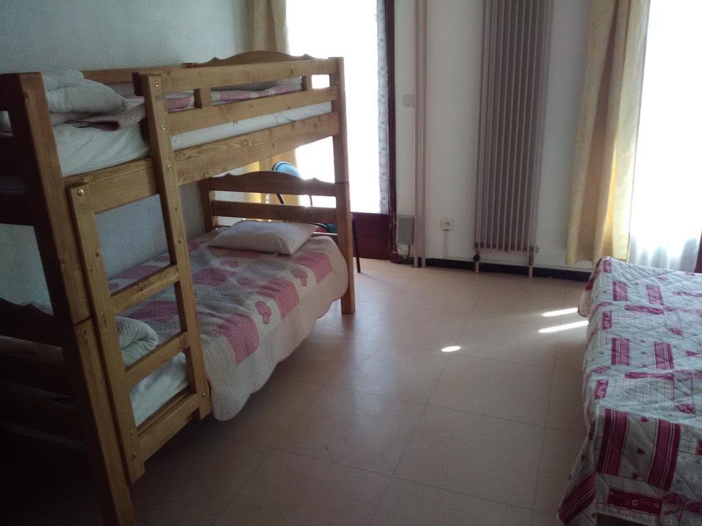 Family Room (2 Adults + 2 Children),393477966:JPEG