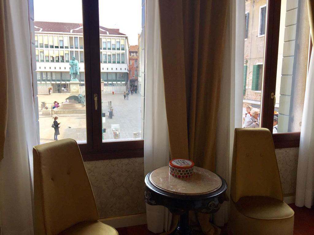 Junior Suite Canal View