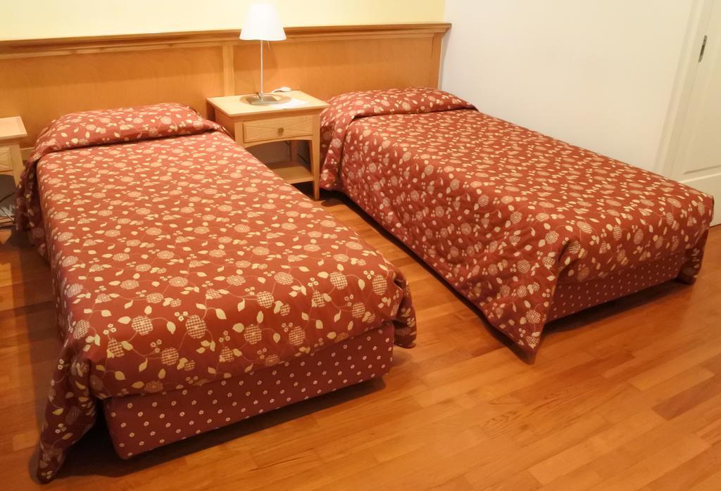 Double or Twin Room Private Bathroom