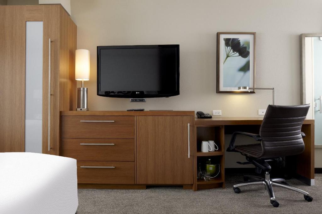 King Room with Sofa Bed - High Floor,112879239:JPEG