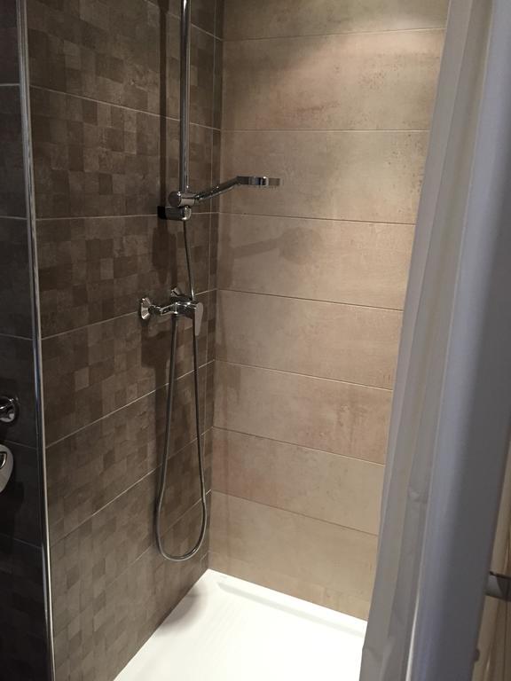 Double Room Shower