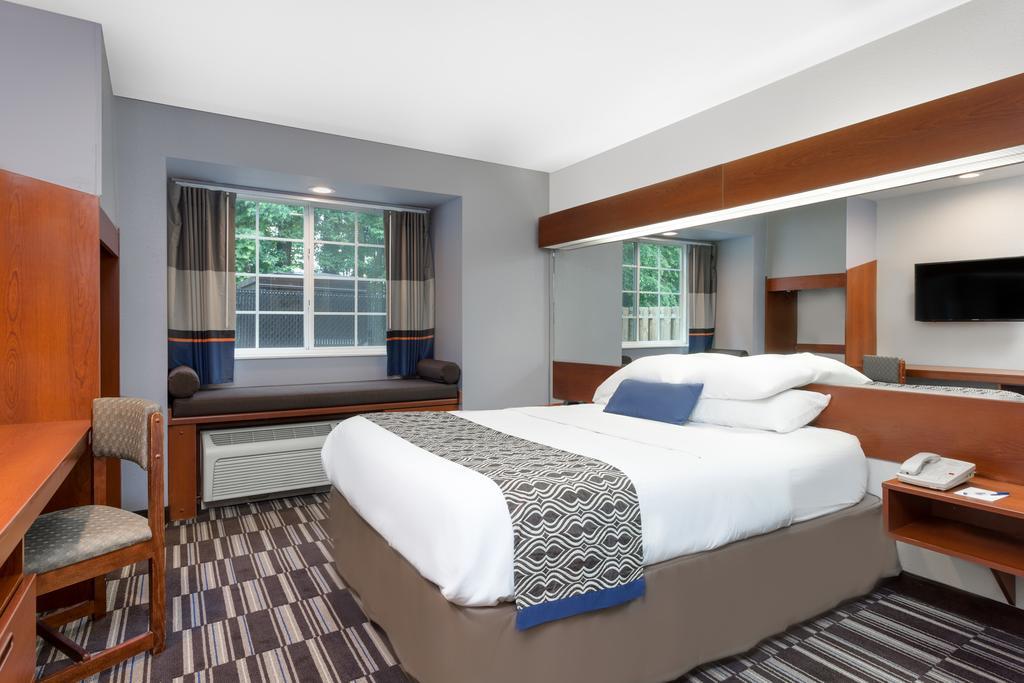Queen Room - Disability Access/Non-Smoking