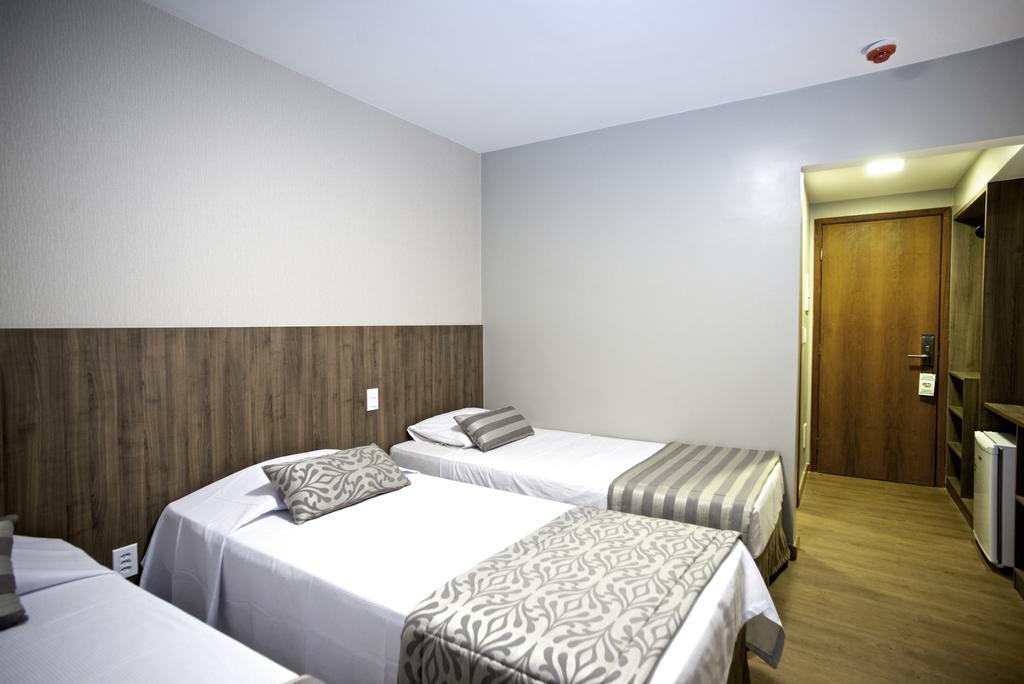 Quarto Triplo Standard