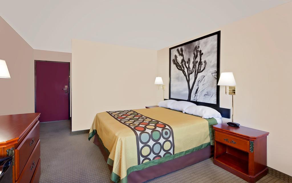 Queen Room Mobility or Hearing Access Non-Smoking