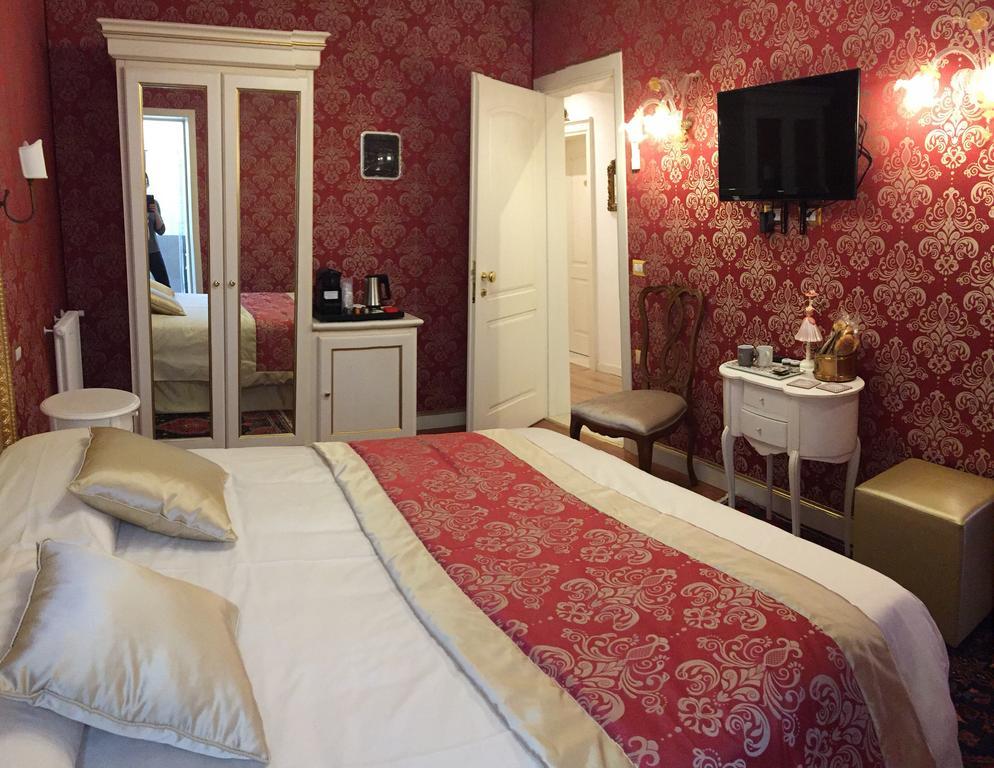 Double or Twin Room Balcony
