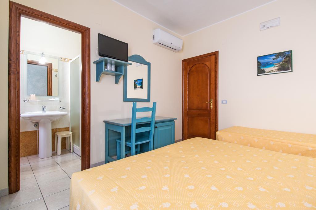 Triple Room,400392294:JPEG
