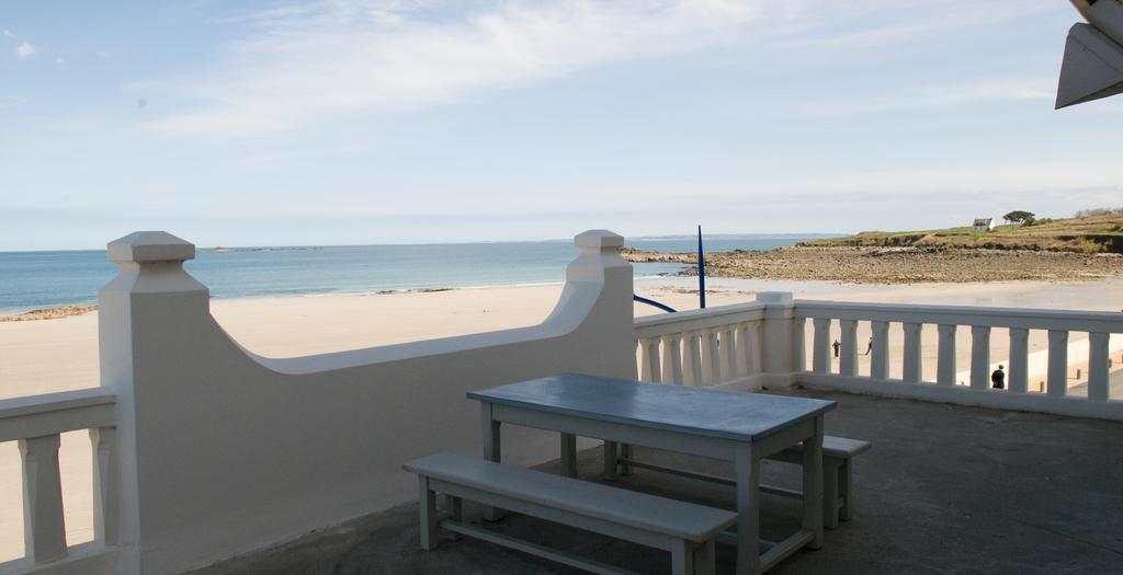 Appartement 2 Chambres avec Terrasse et Vue sur la Mer