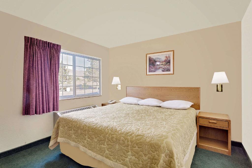 King Room - Mobility Access/Non-Smoking