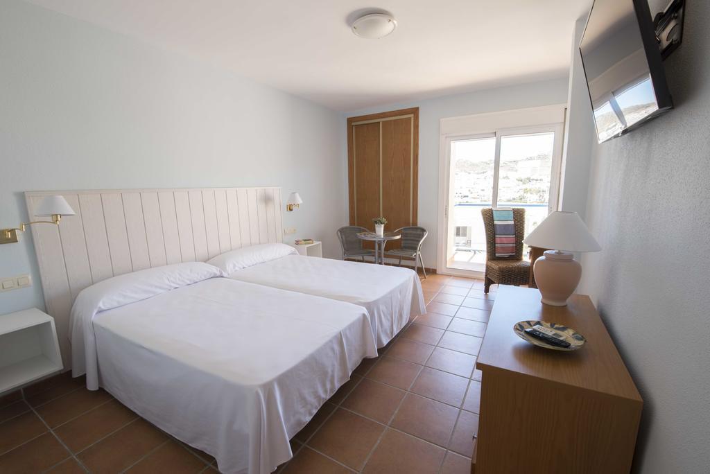 Twin Room,402543390:JPEG