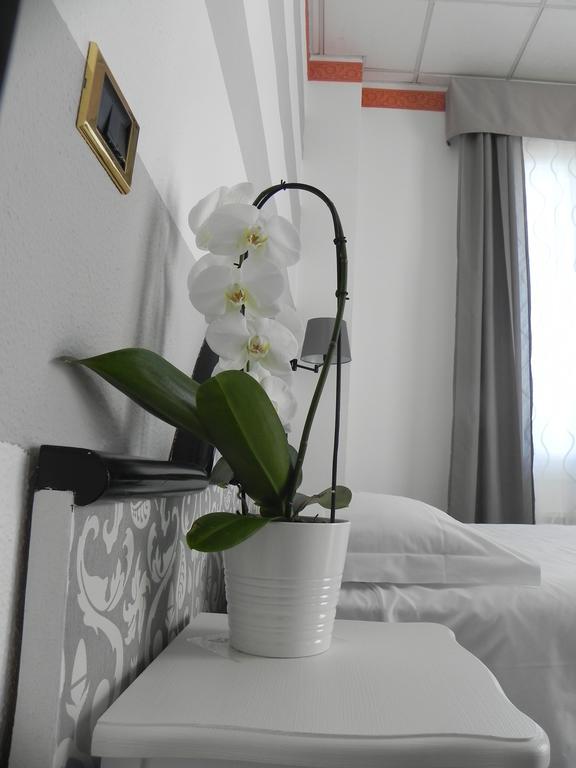Double or Twin Room Sea View