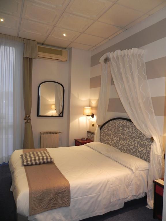 Double or Twin Room Sea View
