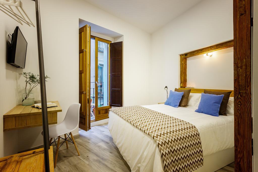 Exterior-Superior Double Room